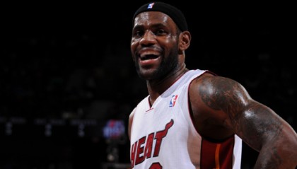  坎宁安33分活塞加时胜步行者  