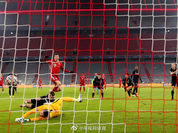  法兰克福主场击败拜仁终结对手十二连胜纪录  